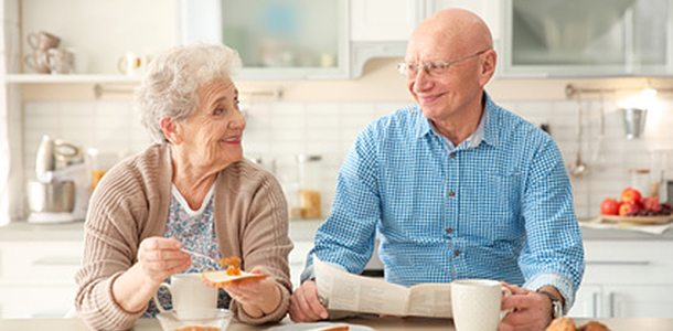 Im Alter sinkt der Energiebedarf, das gilt jedoch nicht f&uuml;r den Bedarf an Vitaminen und Mineralstoffen, der weitgehend gleich bleibt.