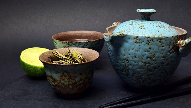 Die antioxidativ wirkenden Catechine sind die wichtigsten Inhaltsstoffe im gr&uuml;nen Tee. Sie k&ouml;nnen vermutlich dazu beitragen, Infektionen der oberen Atemwege zu verringern.