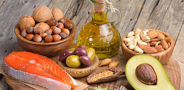 Eine Ern&auml;hrung, die reich an den gesunden, mehrfach unges&auml;ttigten Fetts&auml;uren ist, verringert m&ouml;glicherweise das Risiko, an Lungenkrebs zu erkranken. Raucher profitieren davon am st&auml;rksten.